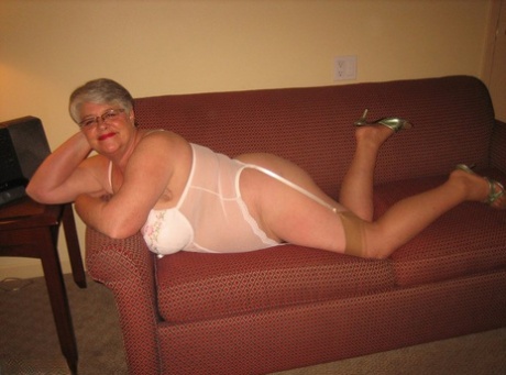 mature mom wife naked photos