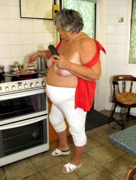 homemade fat hairy black granny porno picture