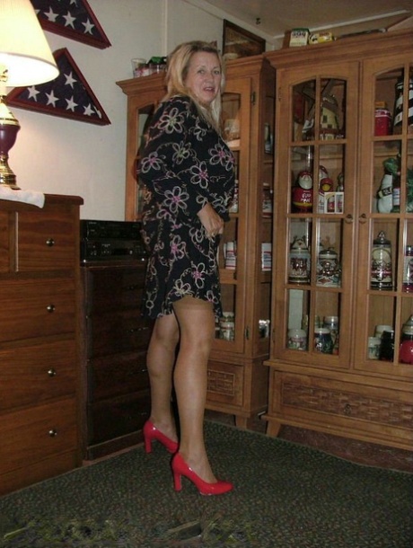 granny pawgs heels