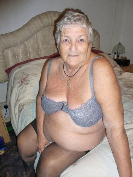 mature skin naked pictures