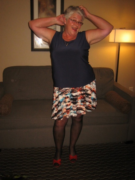 granny pantyhose queen free photo