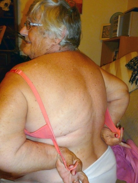 extreme granny nude galleries