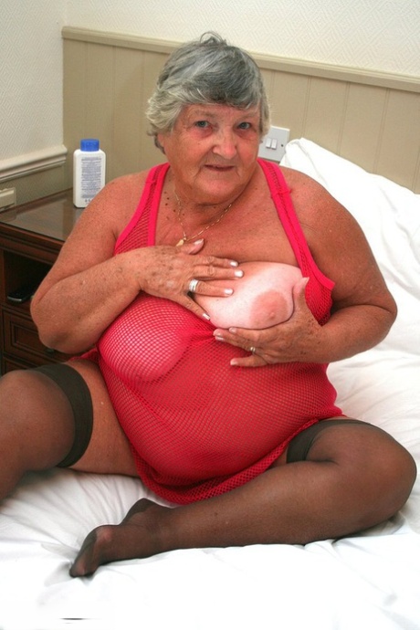 brewnette granny pussy