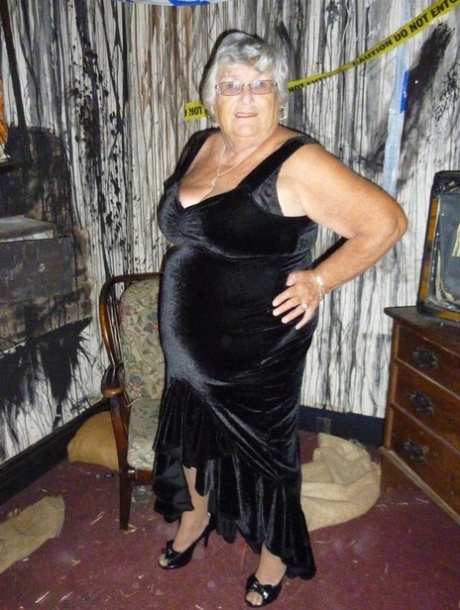 granny annette porno image