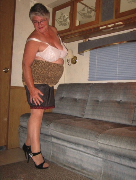 mature woman pounded naked pic