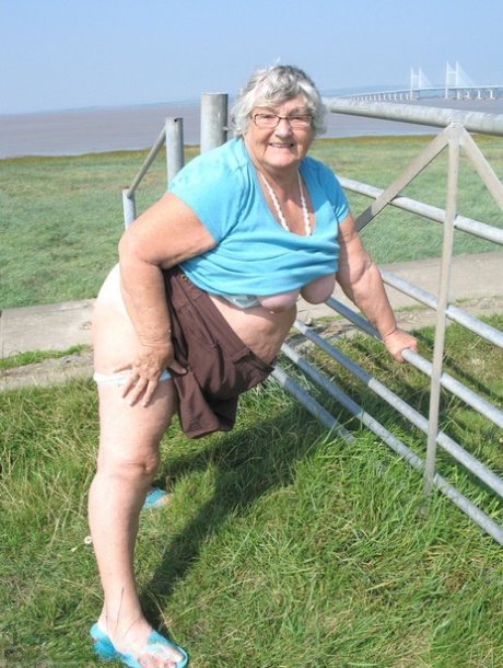 granny buttfuck hot photos