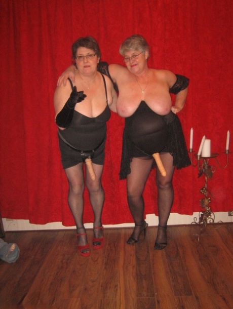 granny pawgs heels