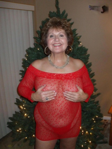 older women satin naked pictures