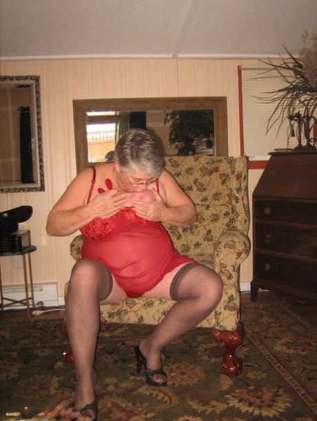 granny thumbnail hot nude images