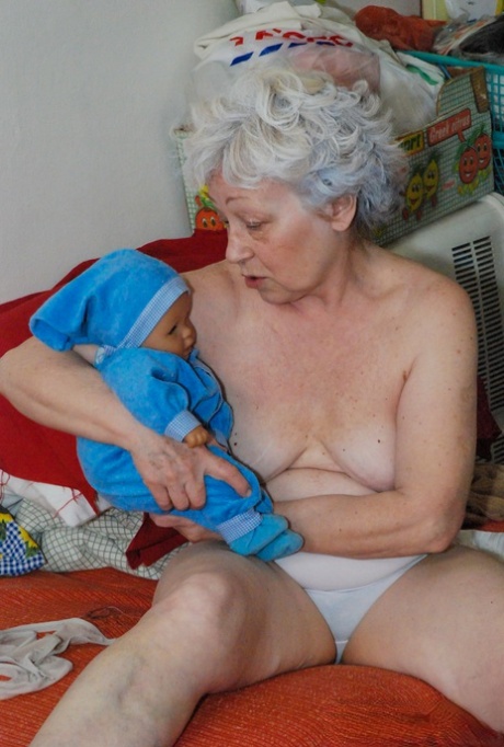 submitted old woman porn picture