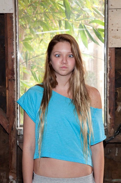 Jessie Andrews hot pictures